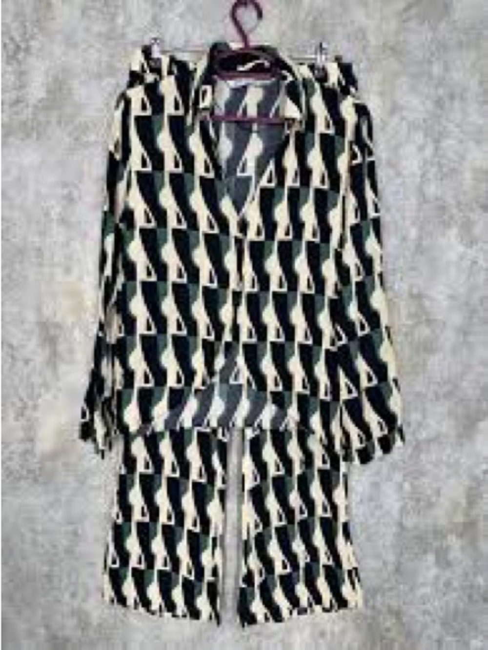 Geometric Button-Front Wide-Leg 2pc set in Black, White & Teal - Picture 4 of 4